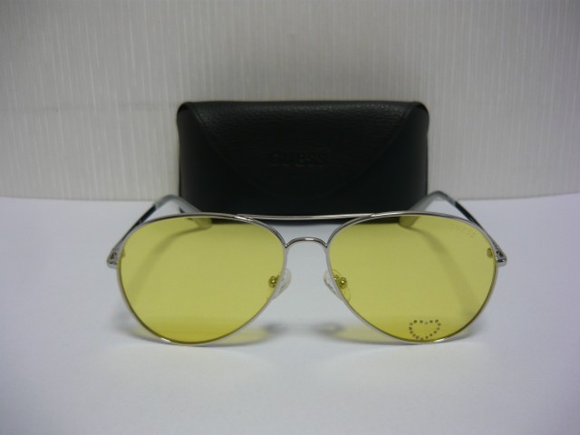 Guess Sunglasses GU7575-S 10E 58